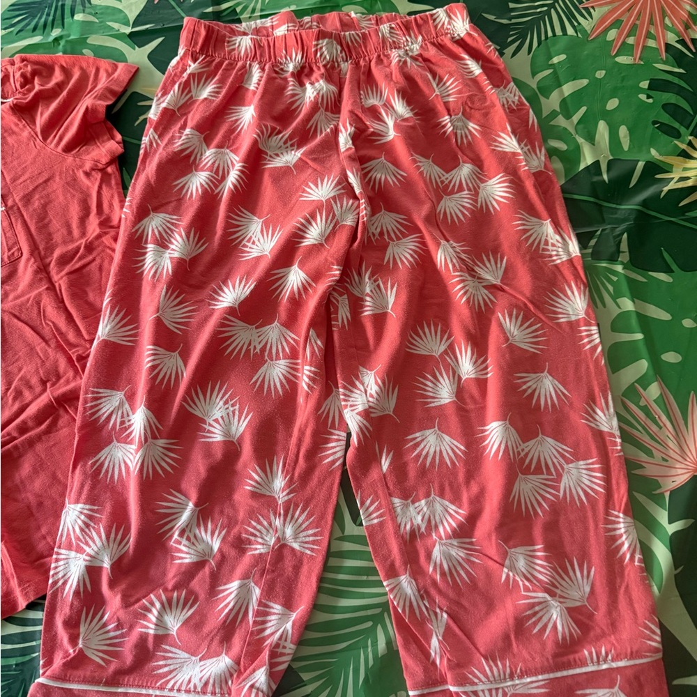 Liz Claiborne 2 Sets of Tops Capris Floral Coral Blue Pajamas size Small S - Picture 3 of 16